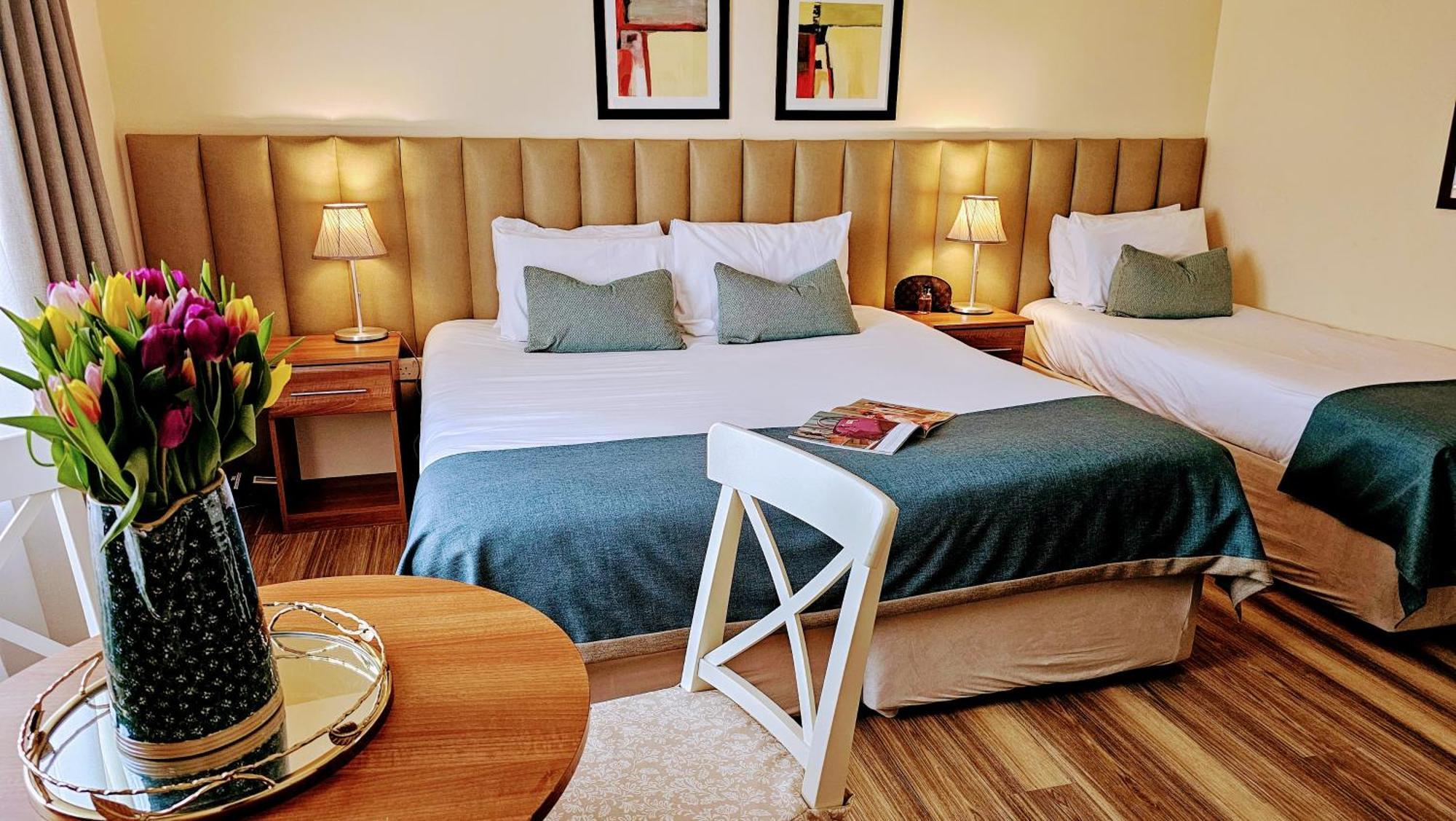 Moycarn & Marina Hotel 3*